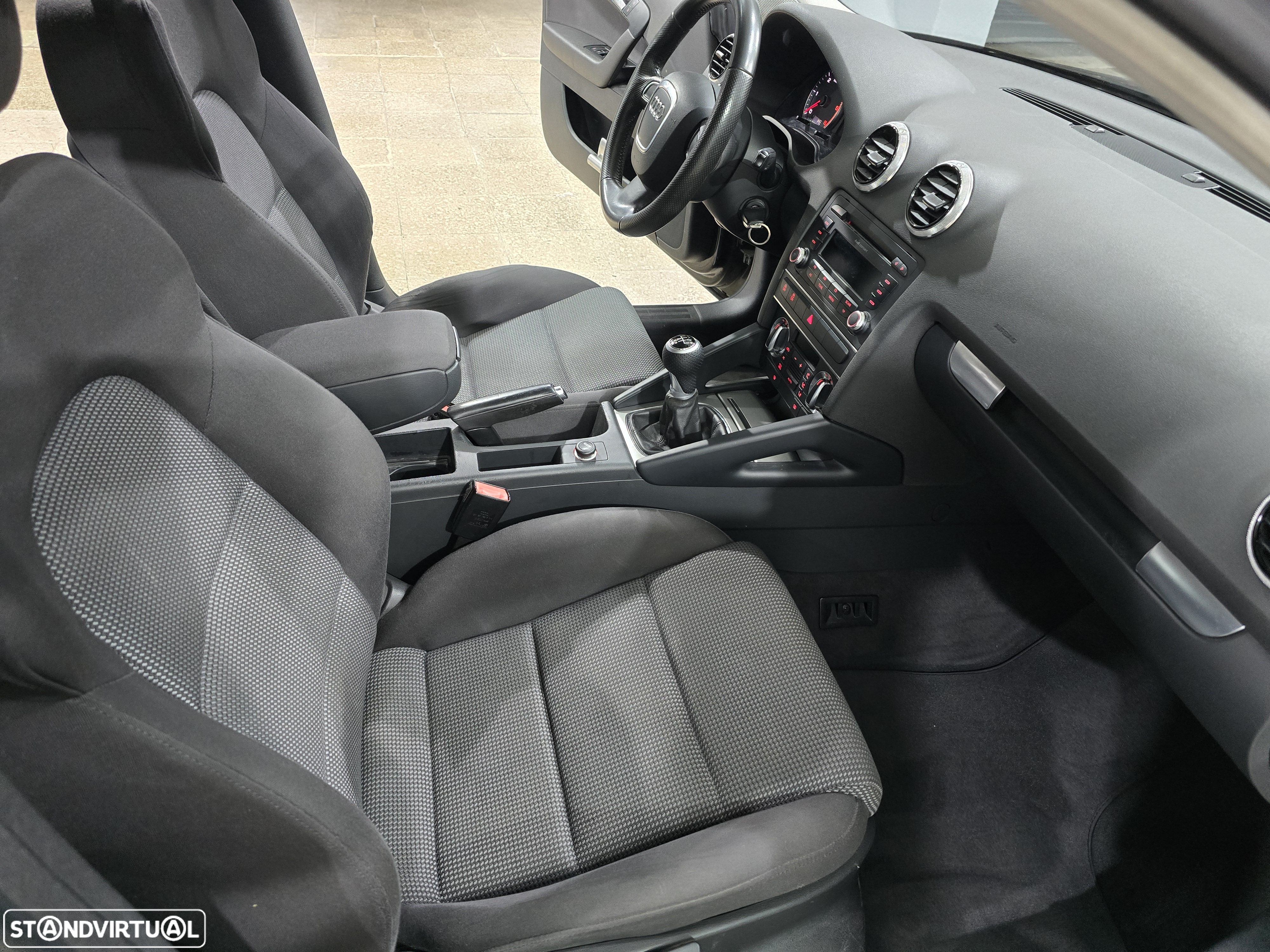 Audi A3 Sportback 1.6 TDI Attraction - 8