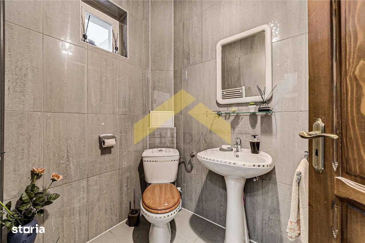 Vila cu 5 camere de vanzare zona Tabacovici-7