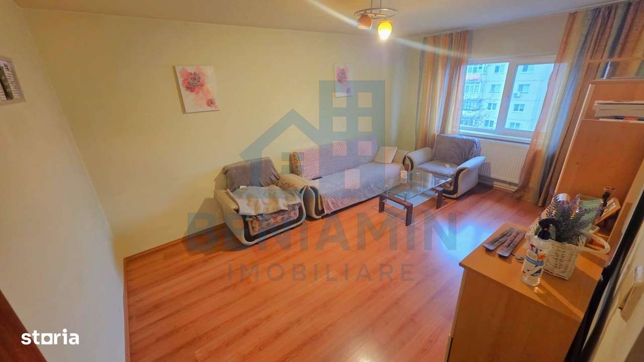 Apartament de vanzare 3 camere decomandat 1 Mai 72 mp-0