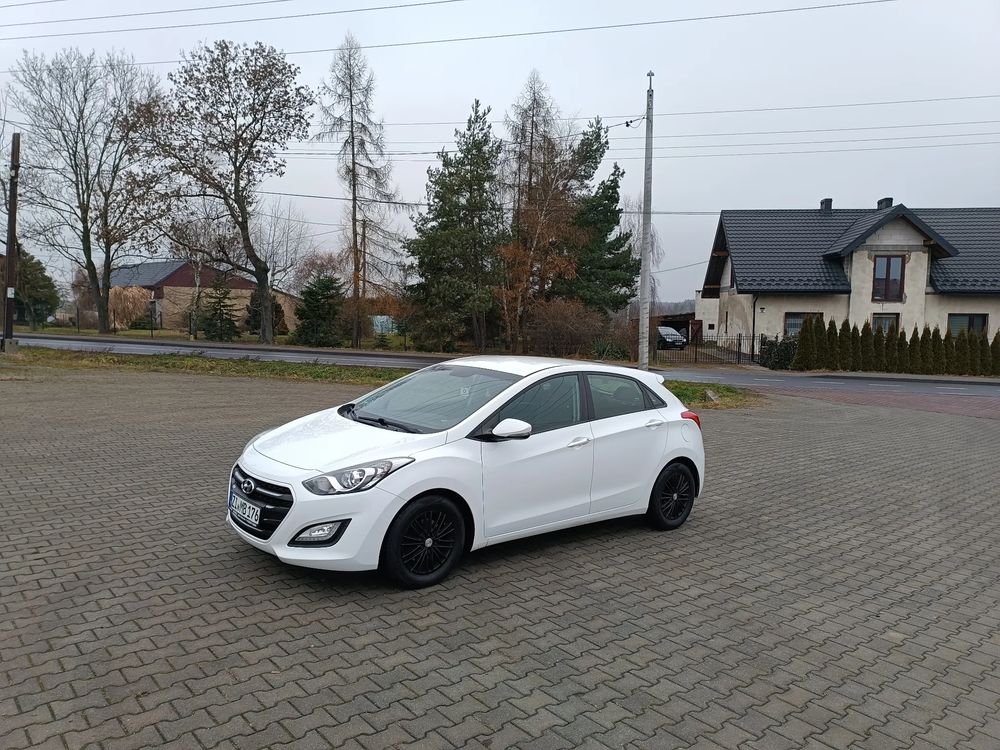 Hyundai i30 II blue 1.6 CRDi Premium 2015