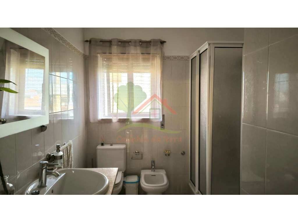 Moradia T5 com Vista de Mar Deslumbrante em Baleia, Carvoeira!-9