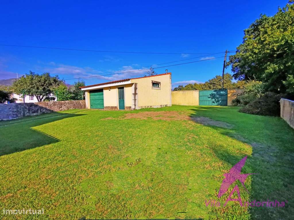 Moradia T4 Independente a 5 minutos da praia e do centro-32