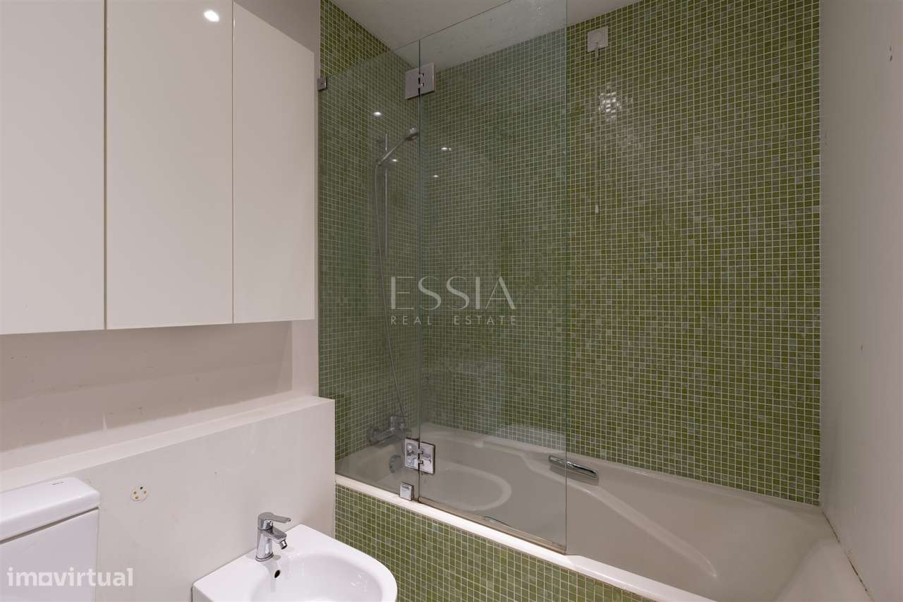 T3+1 com Varanda, 2 Lugares de garagem e Layout Personalizado, Ramalde-20