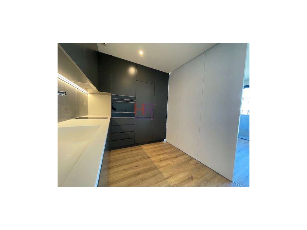 Arrenda-se T0 Parque Lavandeira - Magnólia Residence 3, com lugar d... - Grande imagem: 5/21