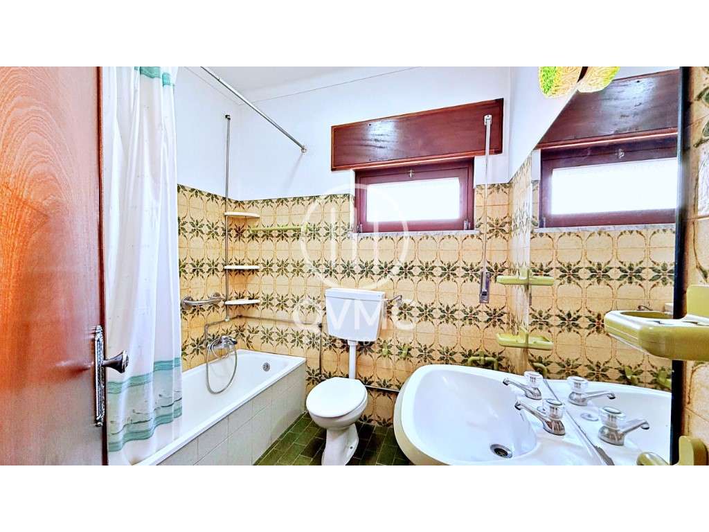 Apartamento T3 na Moita com varandas - 1º andar-23