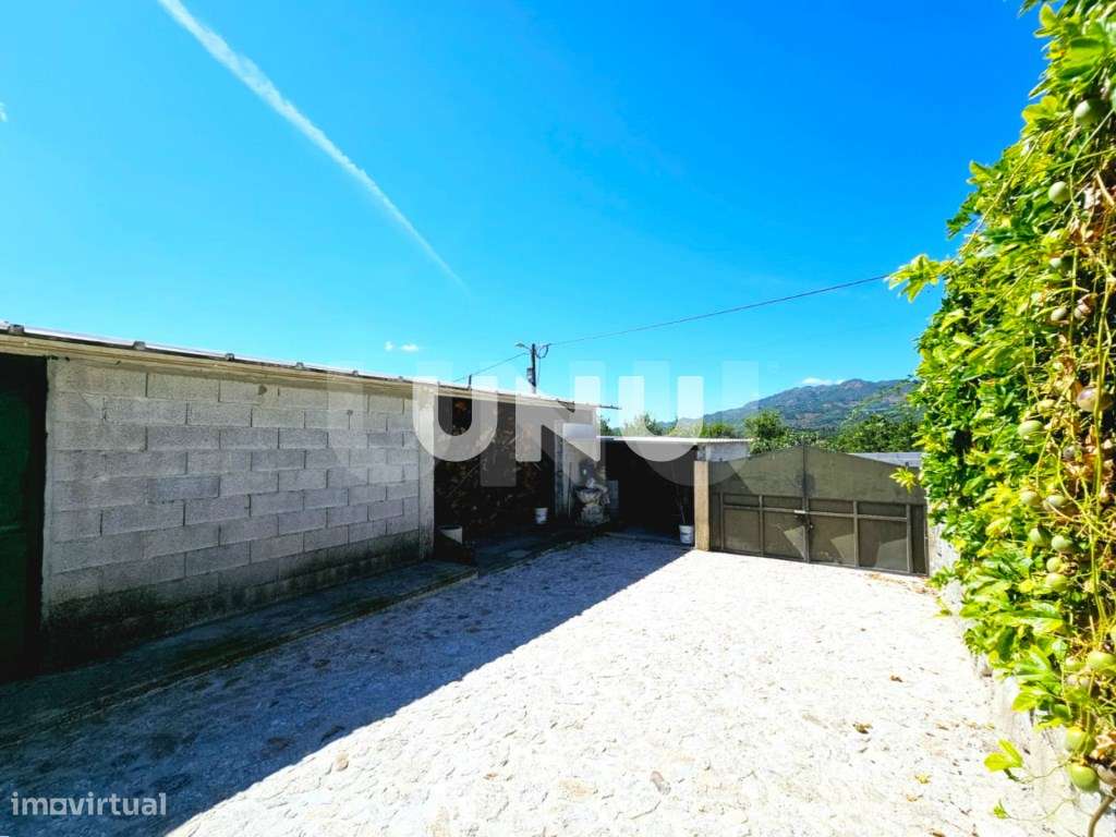 Moradia Isolada T4 - Fantástica Exposição Solar-33