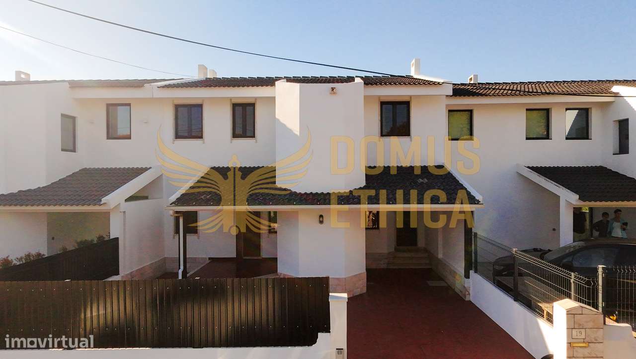 Moradia T3 Única na 1ª Linha do Mar, Parede, Cascais - Grande imagem: 4/42