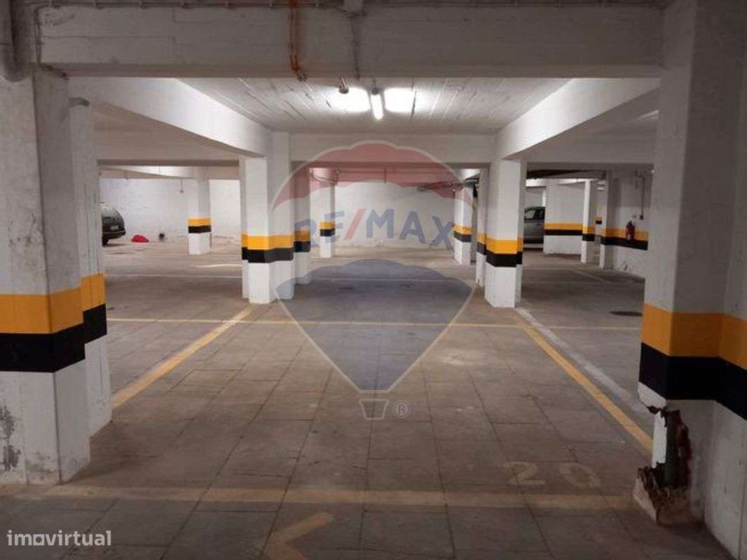 Garagem  para venda - Grande imagem: 1/3