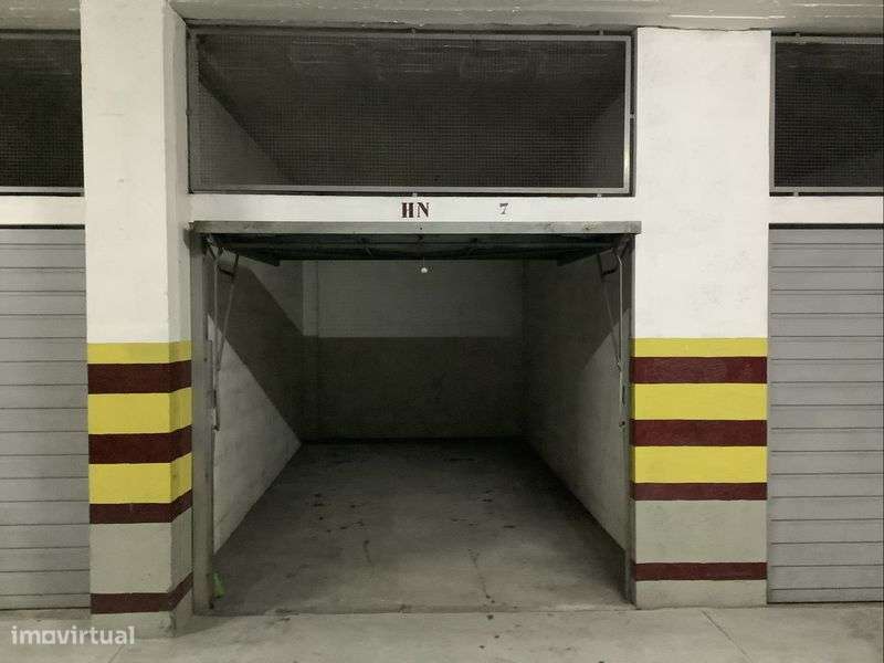 Arrendo Garagem Fechada (Box ) 20 m2 - Na Quintã - Guimarães Centro - Grande imagem: 4/12