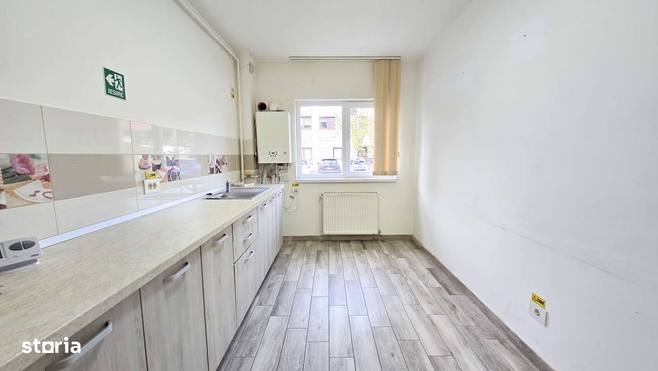 Spatiu De Birou Zona De Case Tractoru - Imagine principală: 5/11