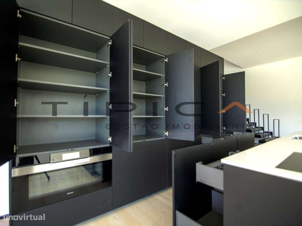 Moradia LUXO Condomínio Privado-6