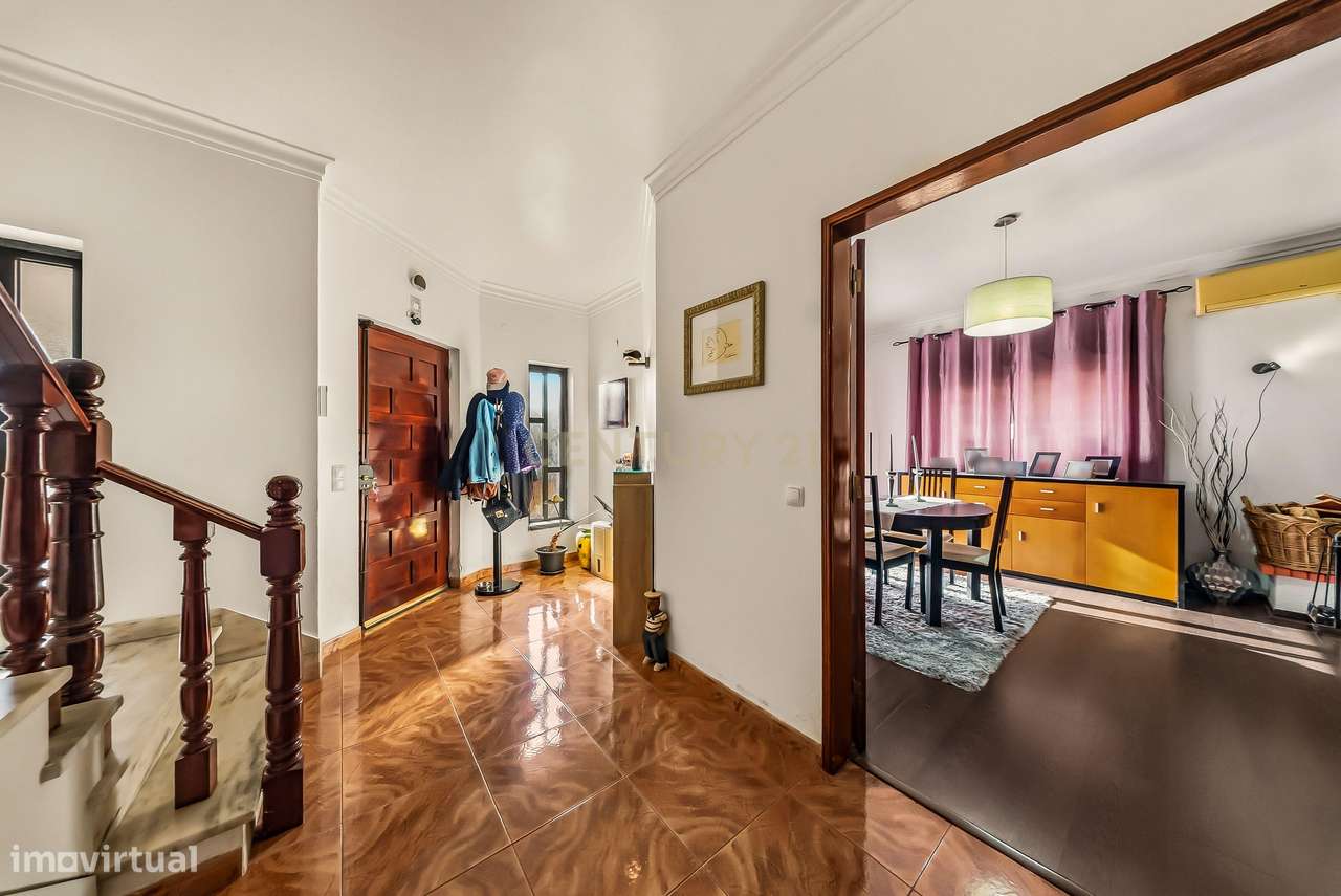 Moradia Geminada T3 com excelentes áreas, terreno e localização privil-16