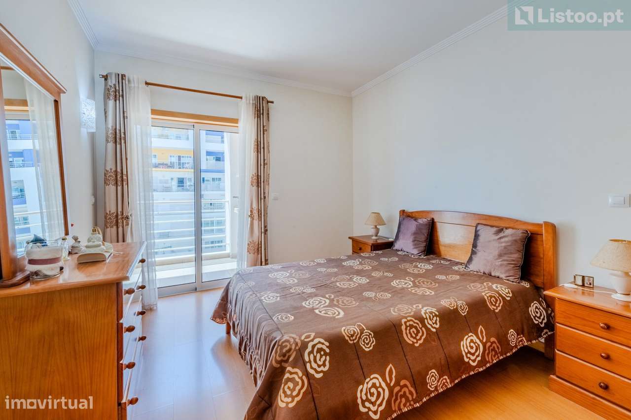 Apartamento T2 com Piscina, Varanda em Portimão-26