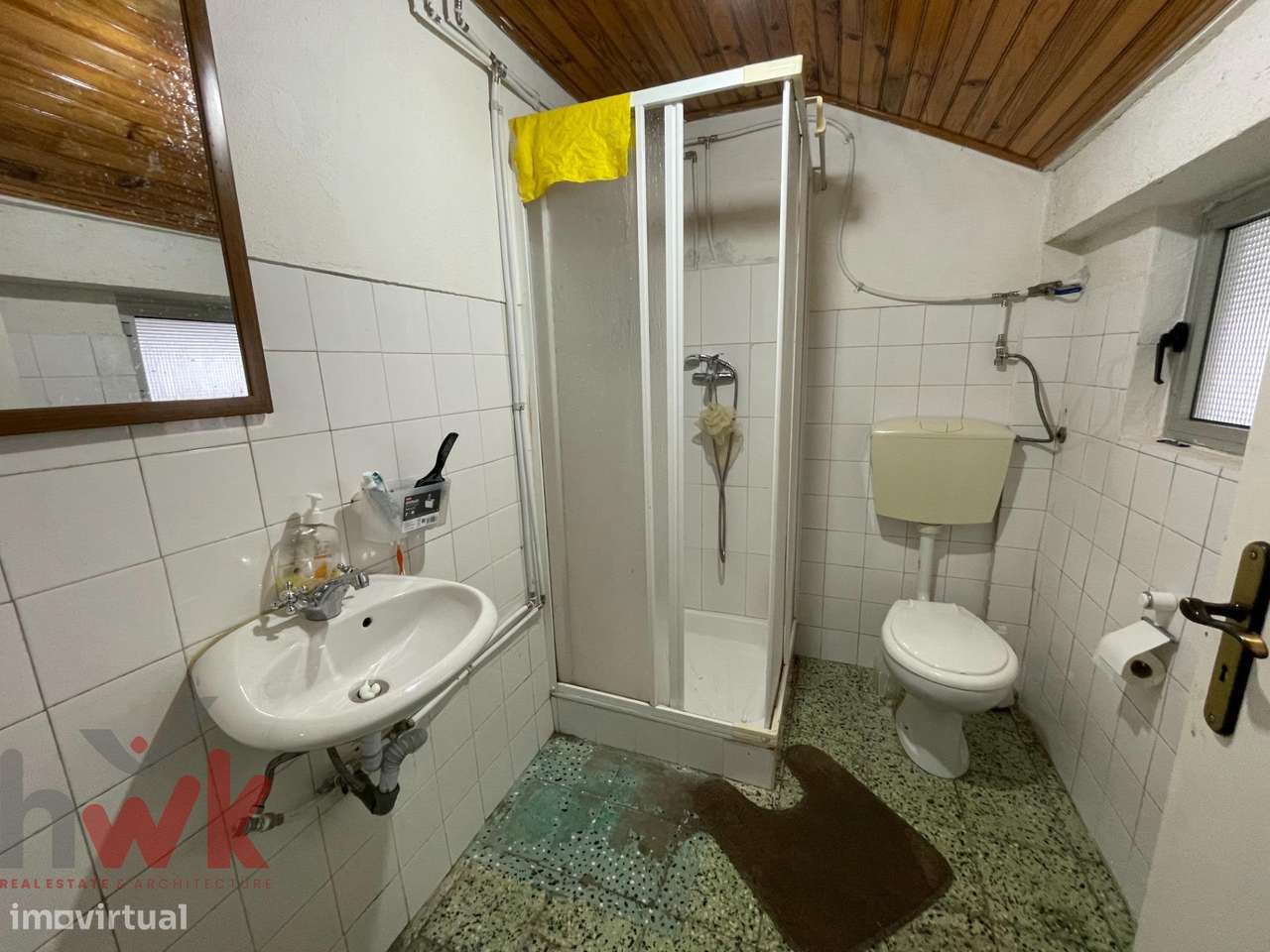 Casa dividida em 3 apartamentos com garagem-21