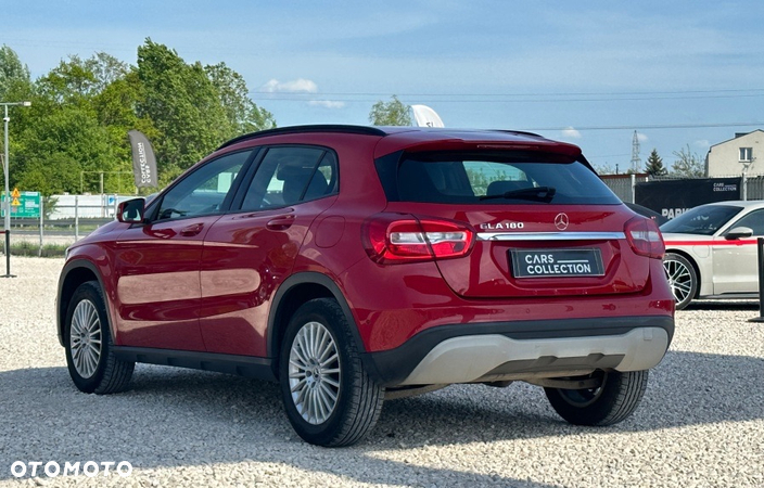 Mercedes-Benz GLA 180 7G-DCT - 6