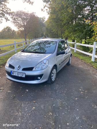 Renault Clio - 1