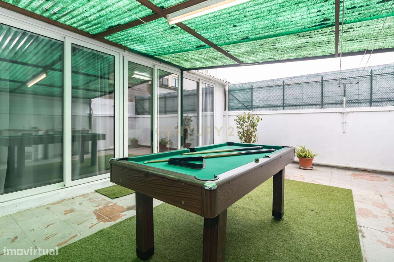 Apartamento T2 totalmente remodelado, localizado no Pinhal Novo,-11