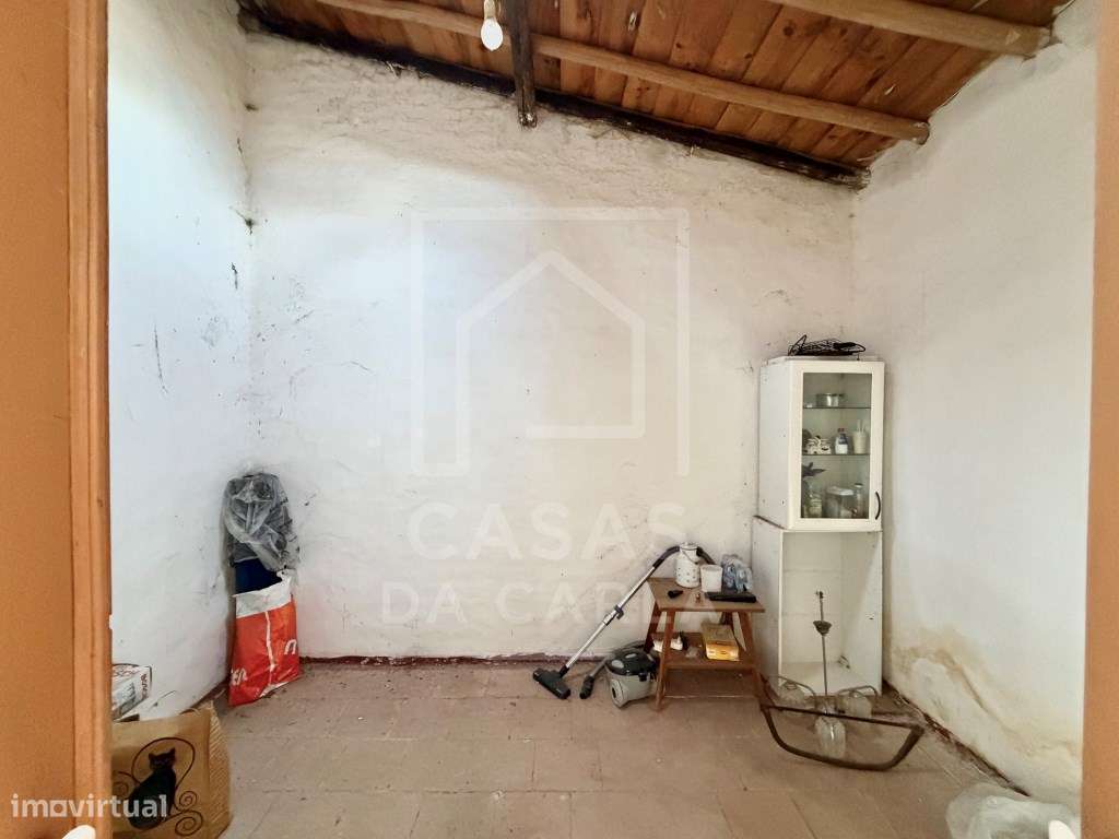 Moradia com 225m2 para remodelação em Beringel-7