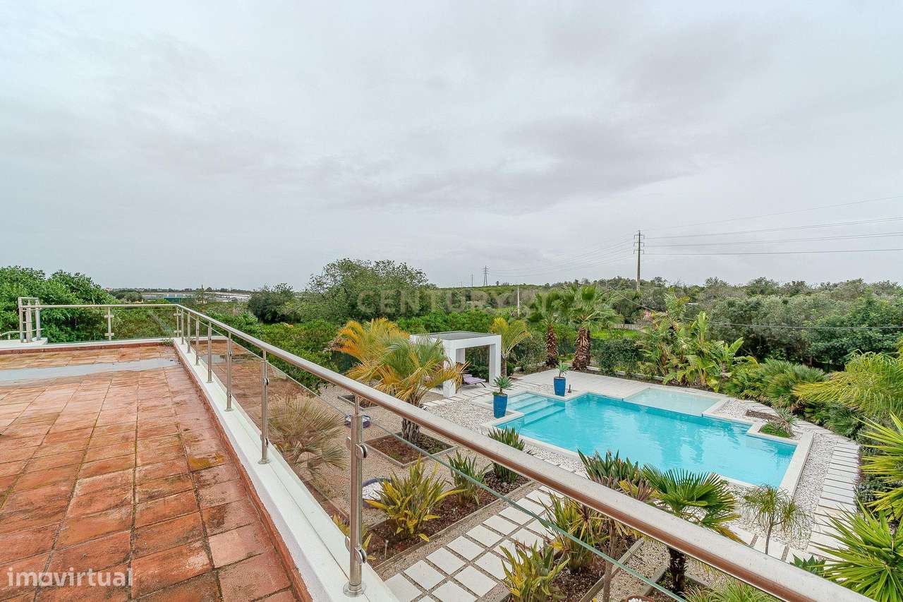 Moradia Renovada com Piscina em Quelfes, Olhão-24