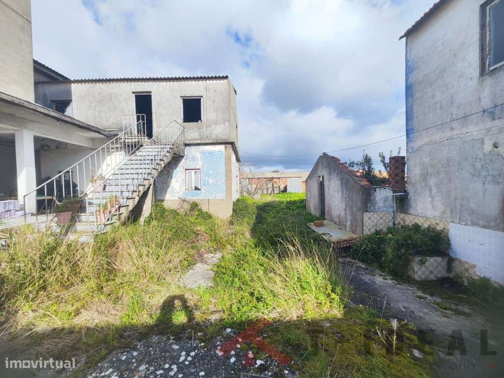 Conjunto de Moradias e Anexos com Vista de Mar-16