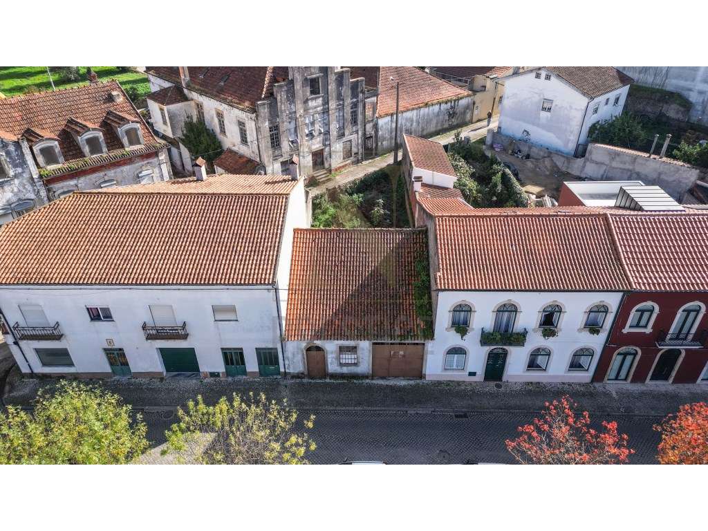 Prédio na Lousã - Grande imagem: 2/10