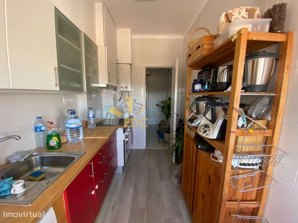 Apartamento T2 Totalmente Remodelado | Localizado na Damaia de Baix...-10