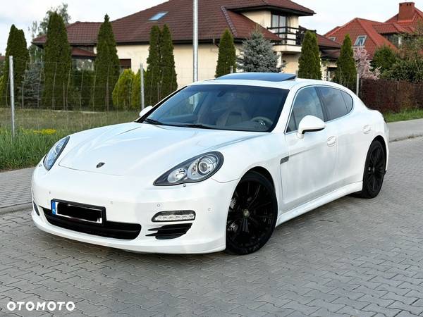 Porsche Panamera 4S - 1