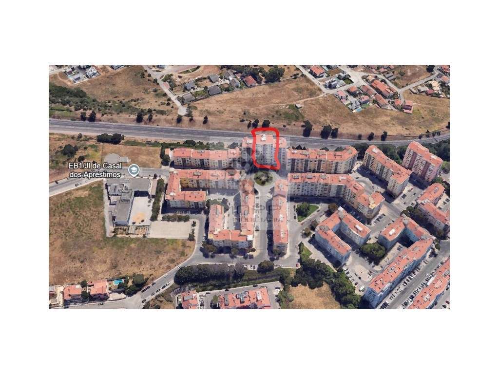 Fabuloso T4 na Radial em Odivelas com estacionamento!-52