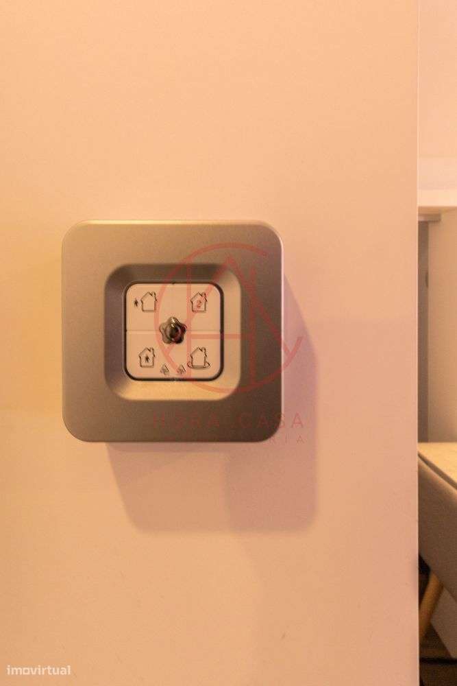 R/C de Moradia bi-familiar com quintal e garagem individual-32