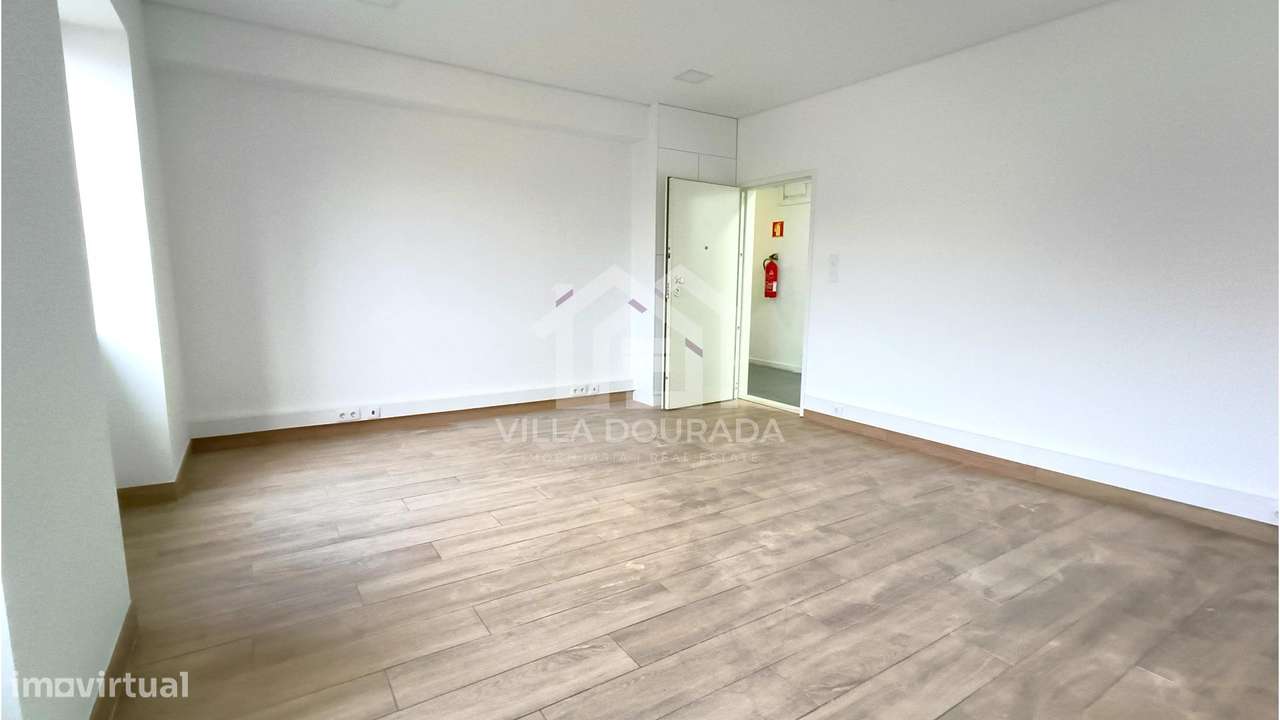 Escritório Renovado na Baixa do Porto-8