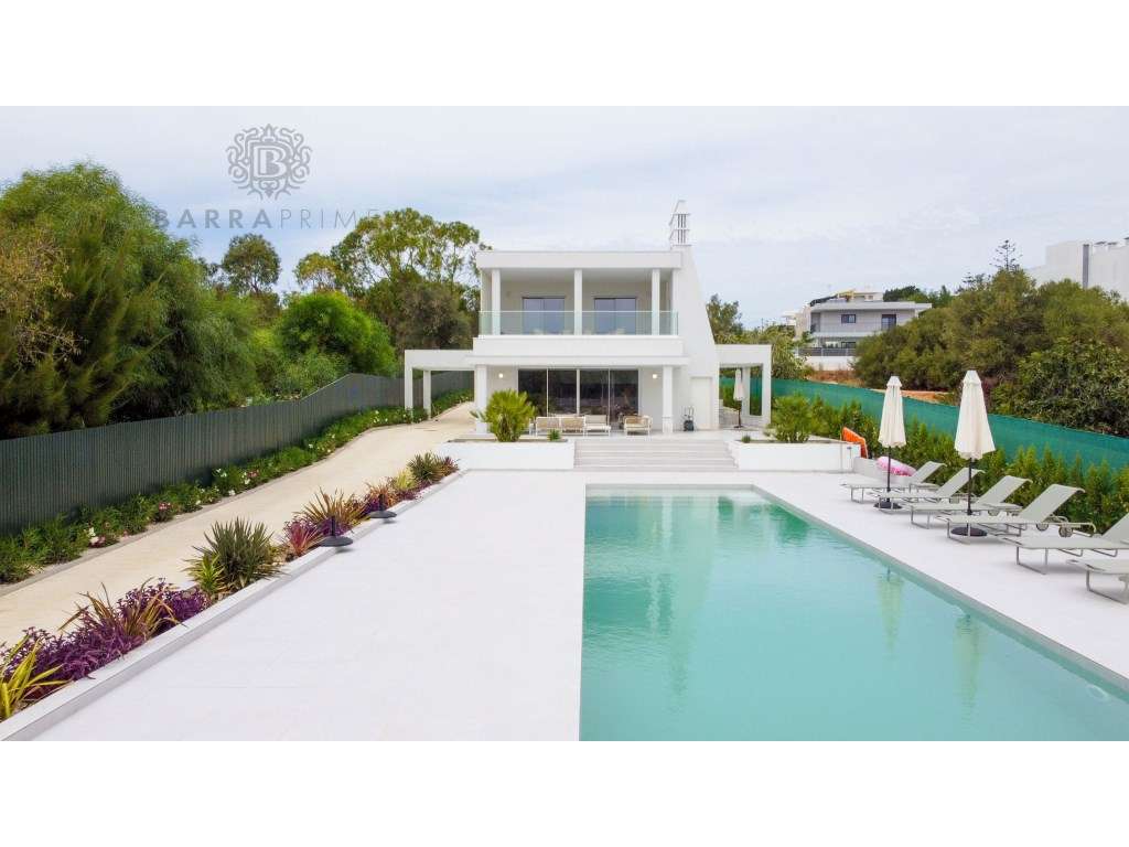 Moradia com 5 Quartos e Piscina Privada para Arrendamento Anual em ... - Grande imagem: 2/47