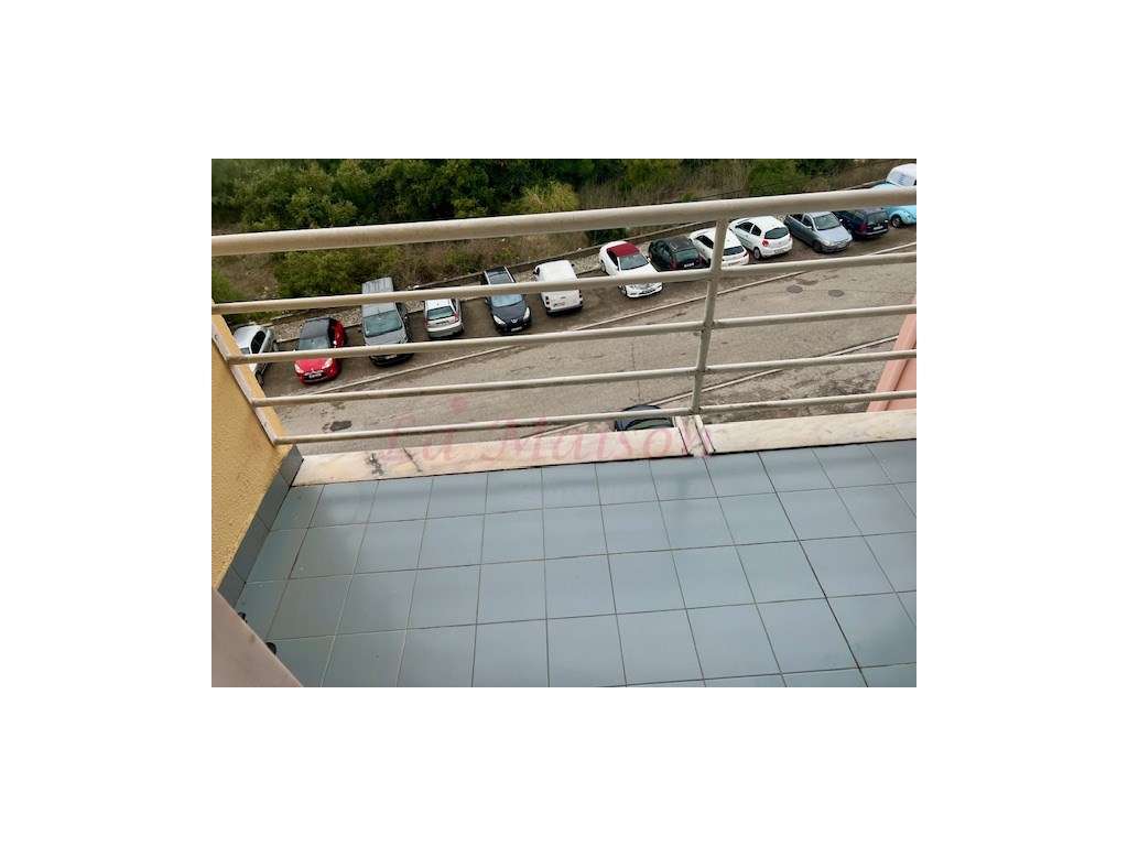 Apartamento T3+1 em Casal de Cambra-29