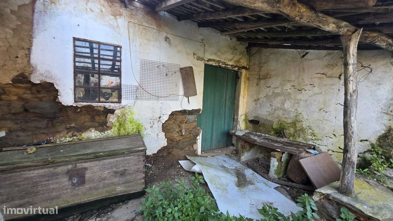 Moradia para restaurar, com terreno, perto de Ferreira do Zêzere-46