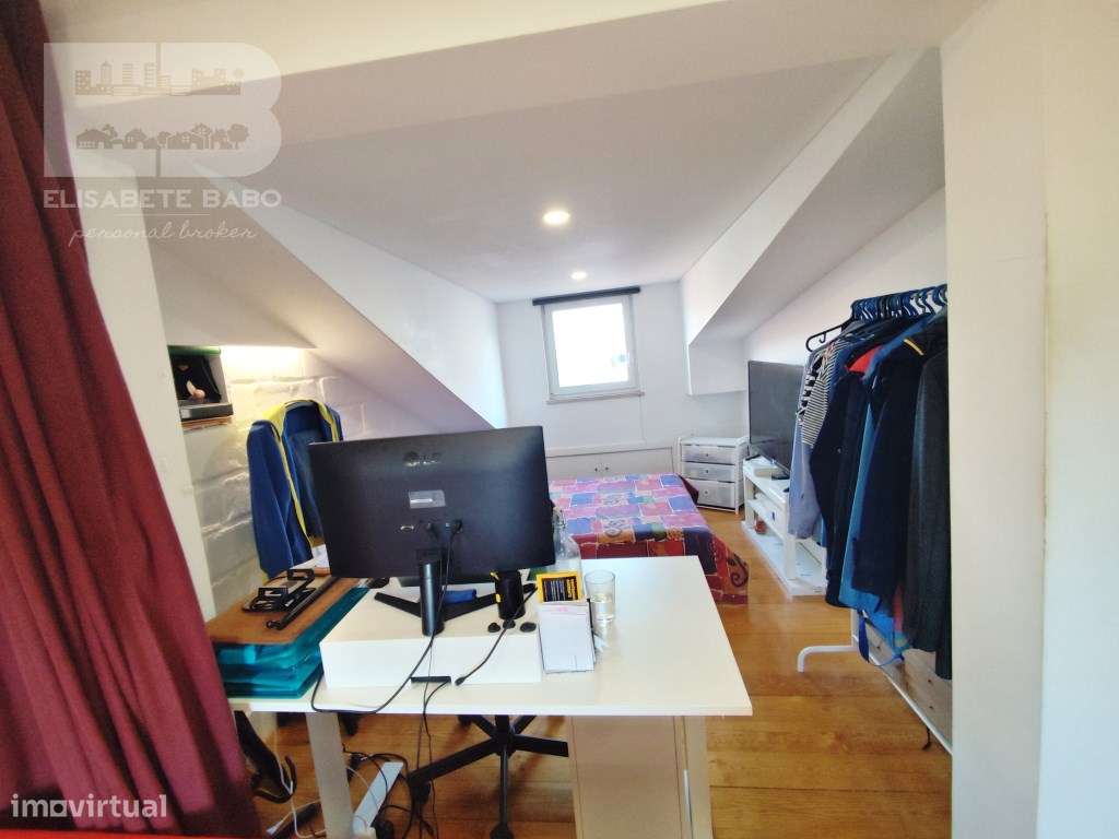 **Apartamento T1 em Campolide com Vista Deslumbrante sobre Monsanto**-14