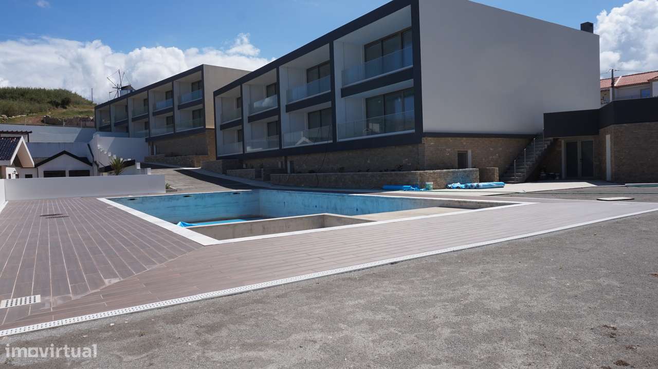 **Moradia Geminada Contemporânea com Vista Mar na Costa de Prata**-0