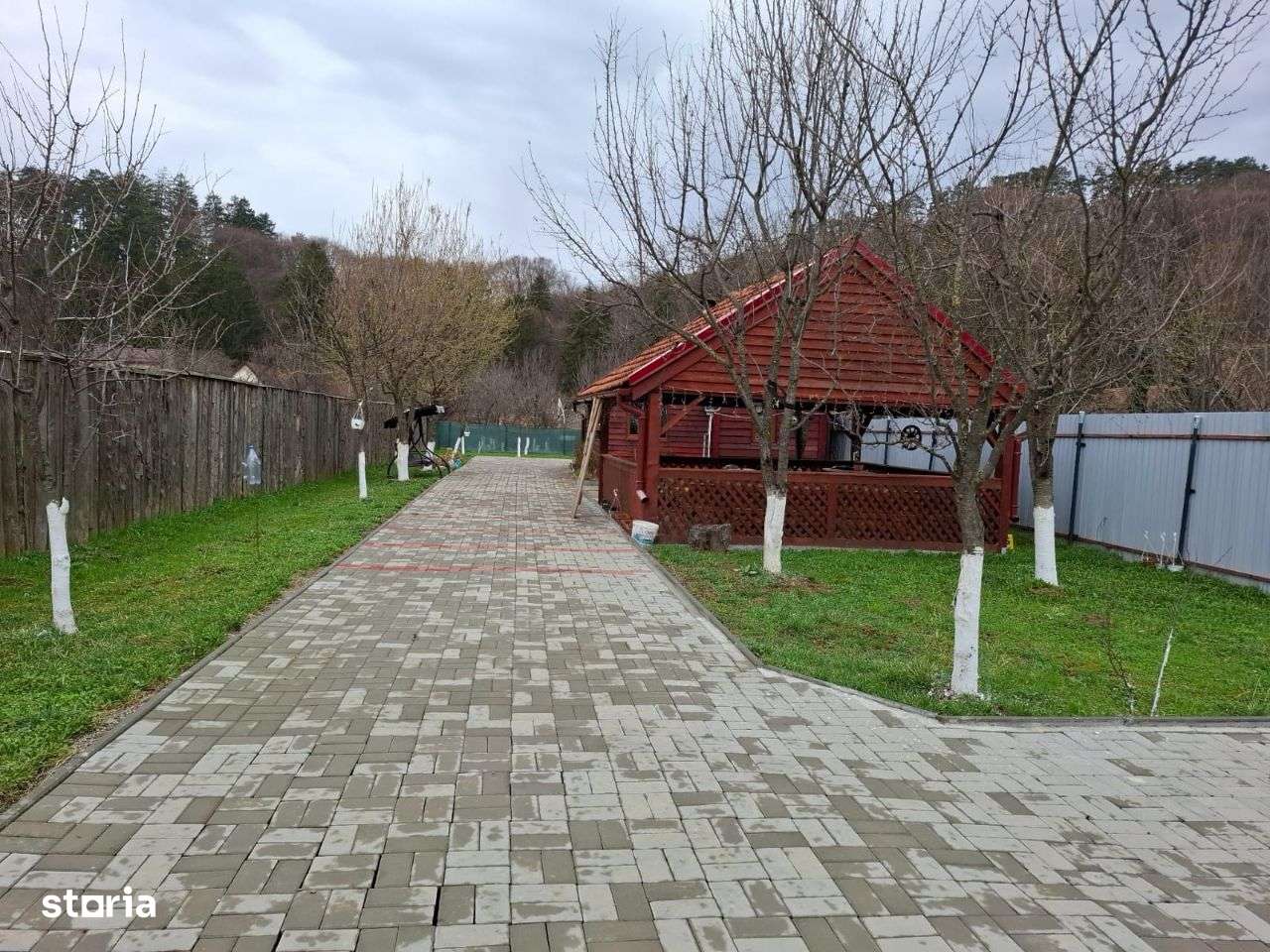 Casa de vacanta, 2 camere, teren imprejmuit 2000 mp, utilitati, Zizin. - Imagine principală: 1/18