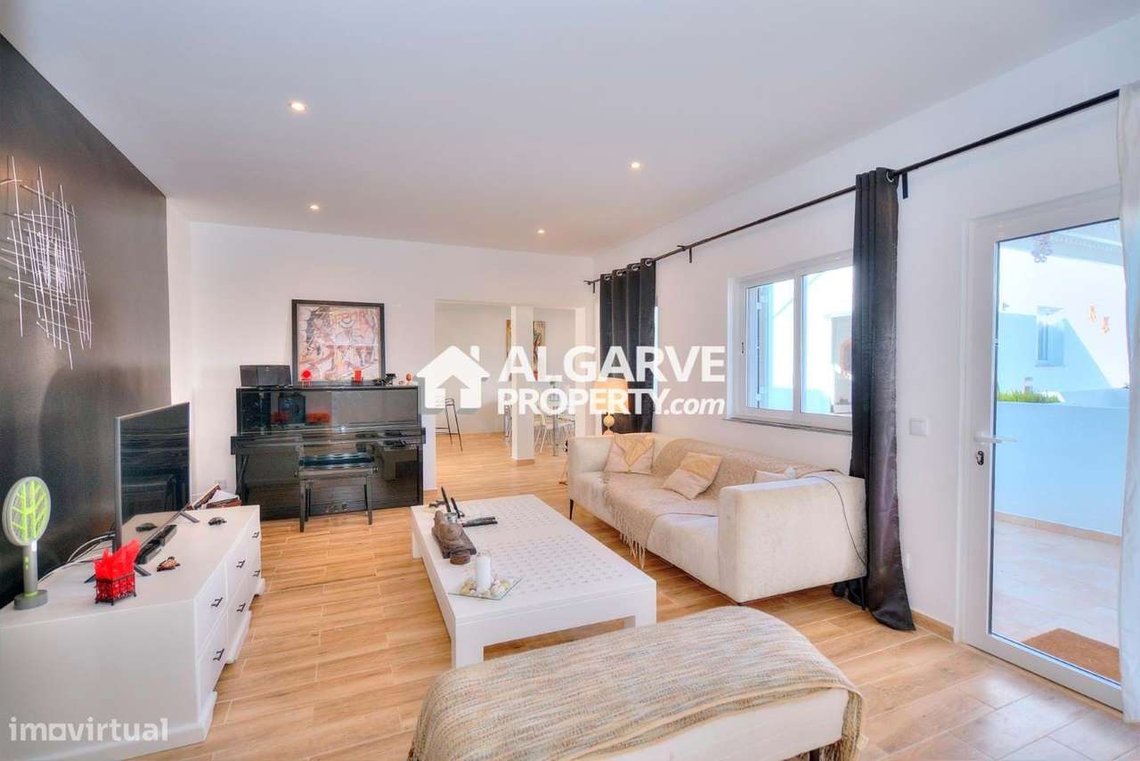 Moradia térrea V3+1 no conforto do campo de Stª Bárbara de Nexe - Grande imagem: 2/44