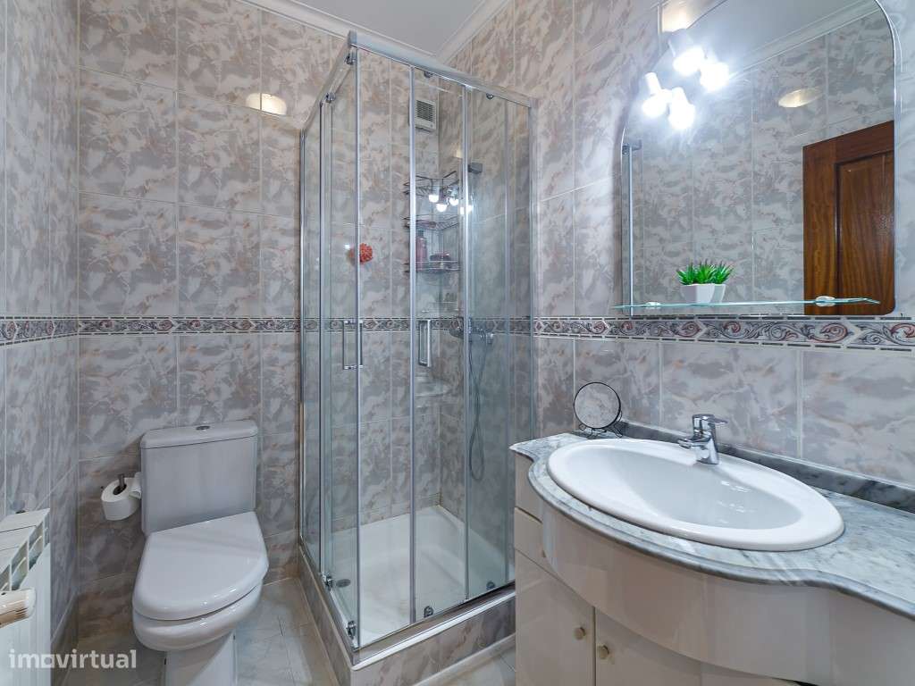 T3 com 161 m² no Coração de Arcozelo | Garagem para 2 Carros | Exce...-18