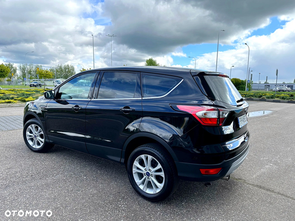 Ford Kuga 1.5 EcoBoost 2x4 Titanium - 5