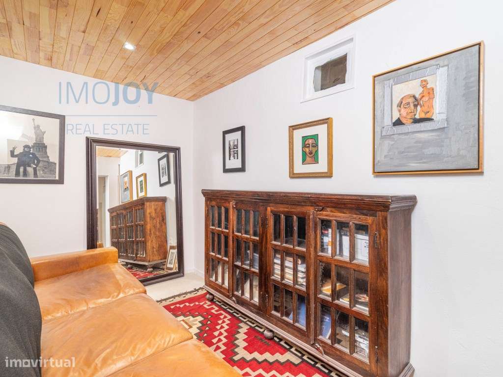 Moradia Térrea Totalmente Remodelada para Venda no Coração de Portimão-3