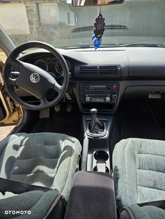 Volkswagen Passat 1.9 TDI Comfortline - 17
