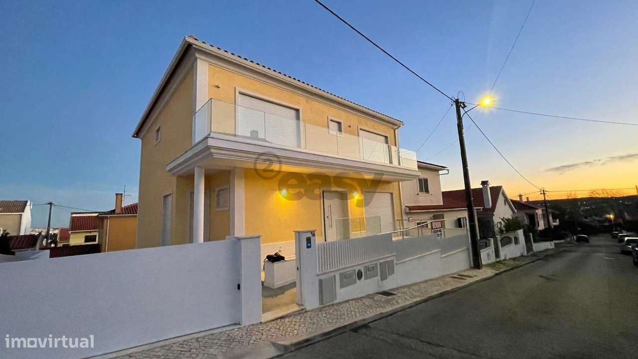 Moradia de Luxo T4 em Famões - Odivelas - Grande imagem: 2/14