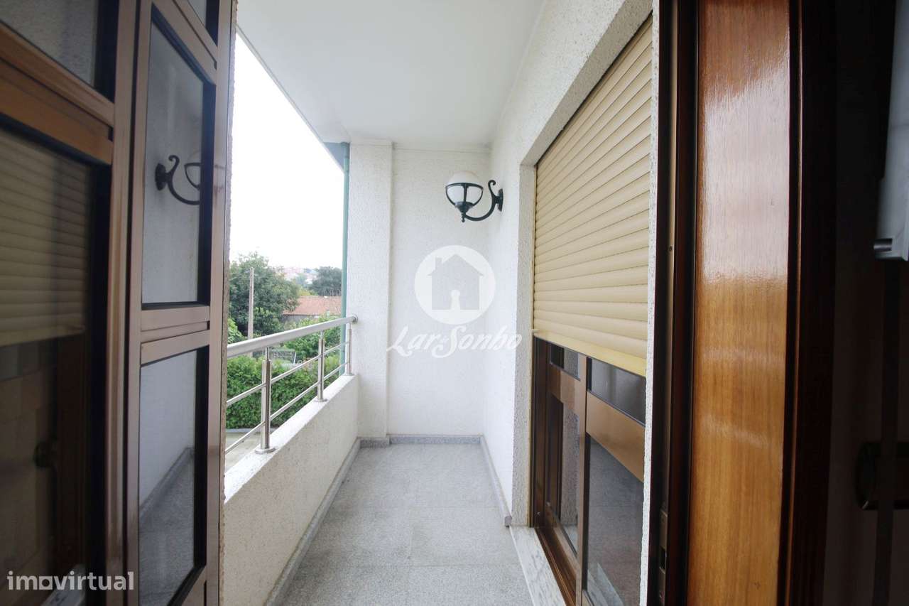 Moradia T3 de Gaveto, com excelentes áreas, localizada em São Cosme...-26