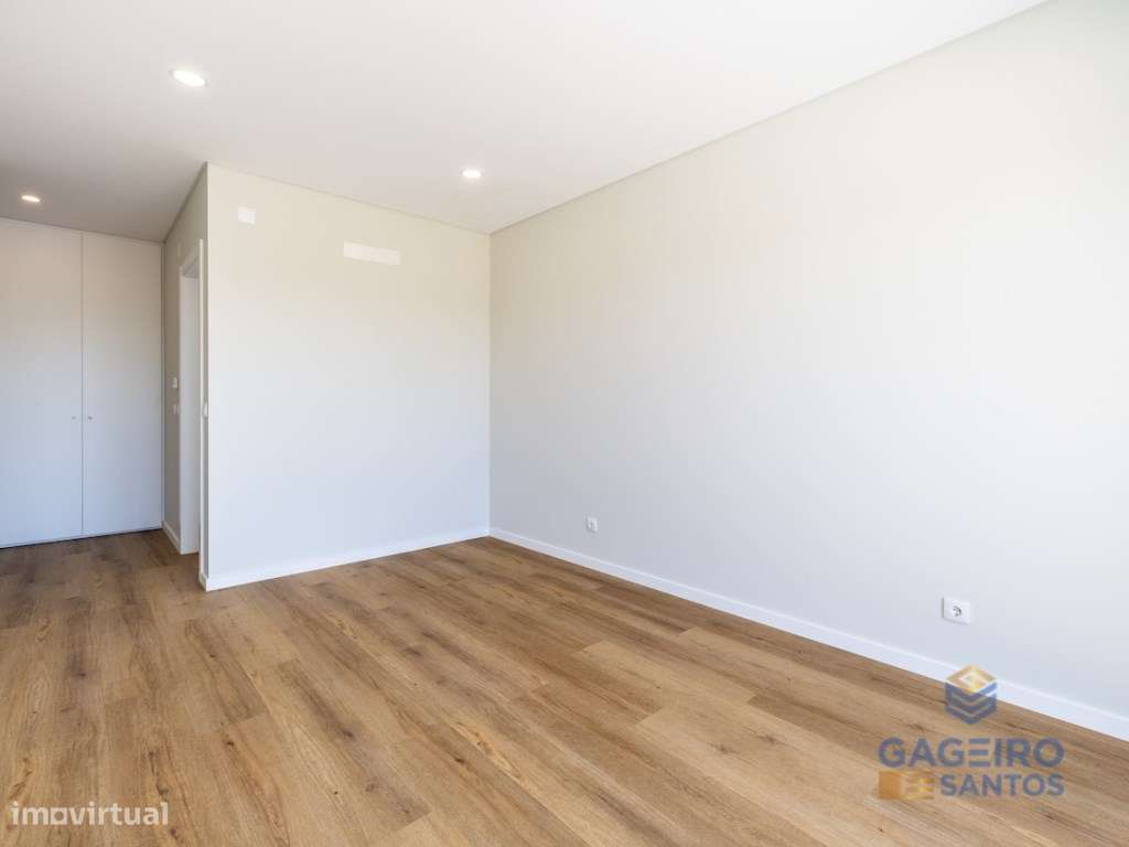 Moradia T4 com piscina, nova e pronta a habitar a 4 km da baía de S...-46