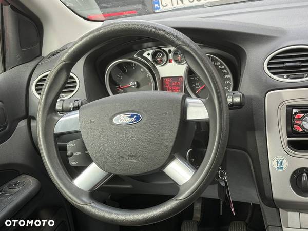 Ford Focus Turnier 1.6 16V Style+ - 9