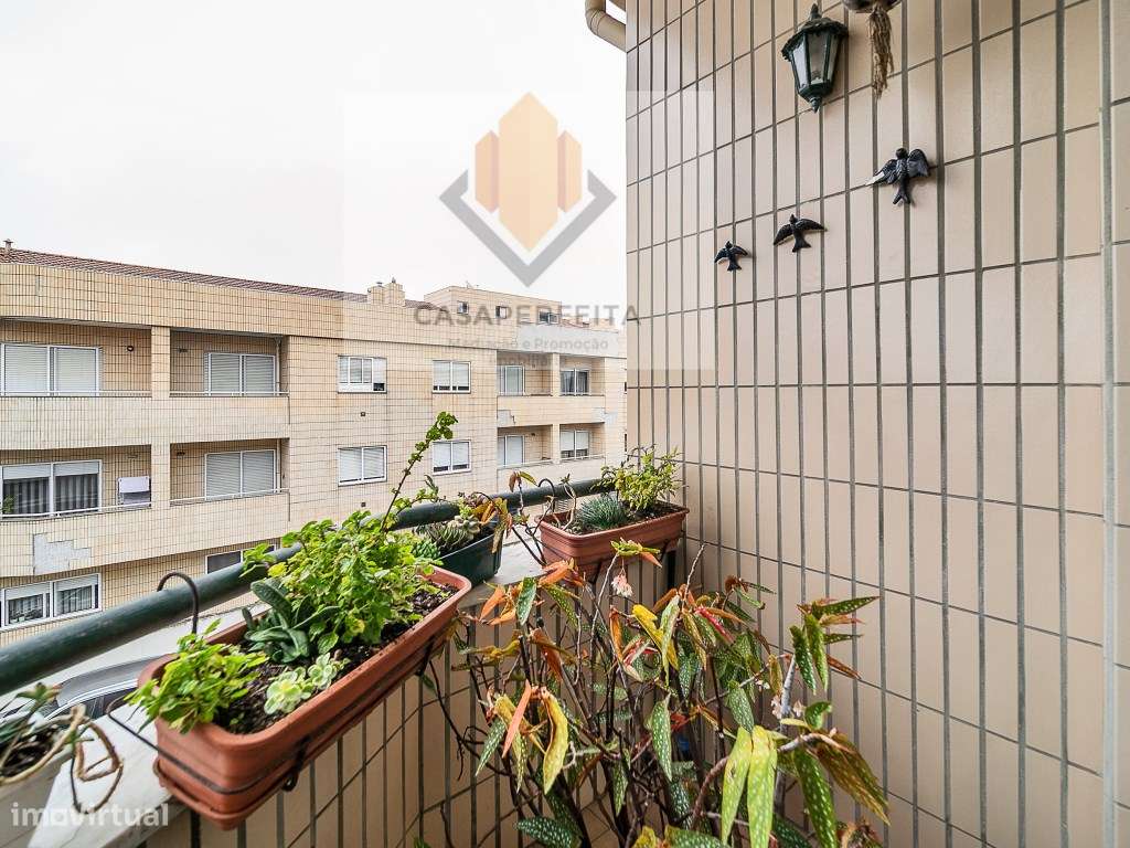 Apartamento T3 Como Novo com Varandas e Box - a 1500 metros da Prai...-25