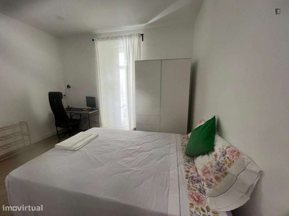 Quarto - localizado em Picoas Lisbon - Grande imagem: 3/7