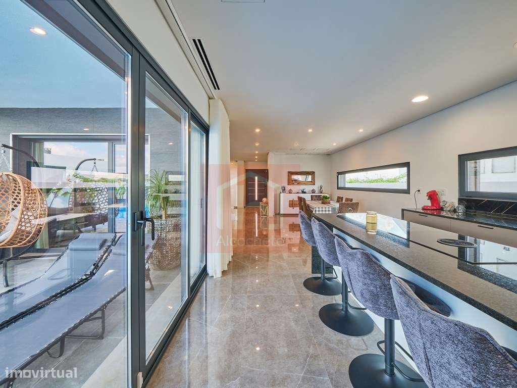 Moradia T5 de Luxo com Piscina Infinita Aquecida e Jacuzzi em Corte...-21