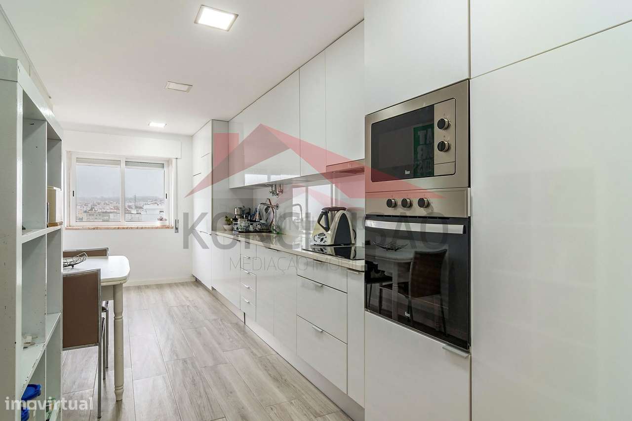 """Apartamento T4 Remodelado com Vista Panorâmica para o Rio Tejo -...-3