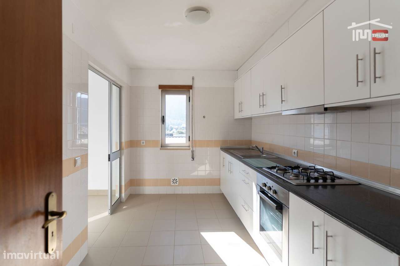T3 Em Minde, Remodelado muito soalheiro e sossegad-1